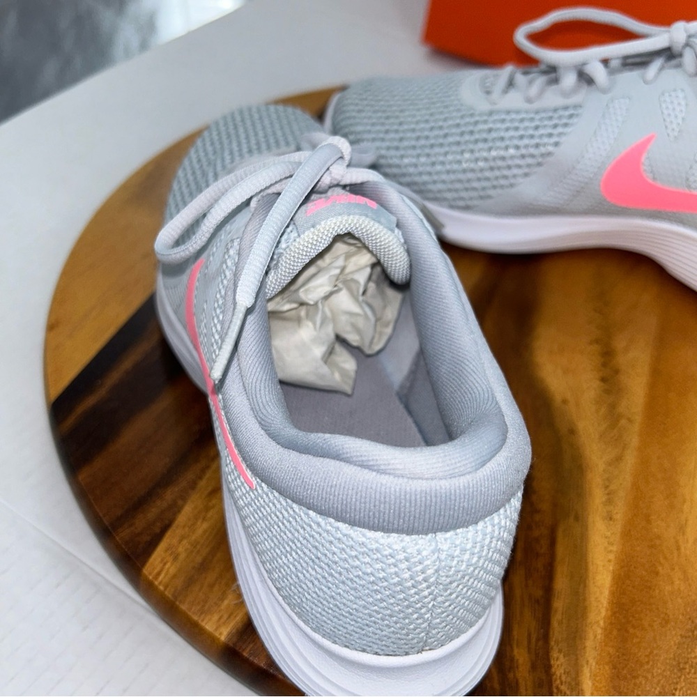 Nike Revolution 4 Running Shoes Gray Pink Women’s Size 8.5 NIB - Picture 6 of 10